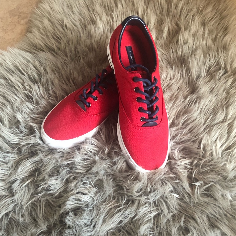 Comfy casual red Tommy Hilfiger sneaker